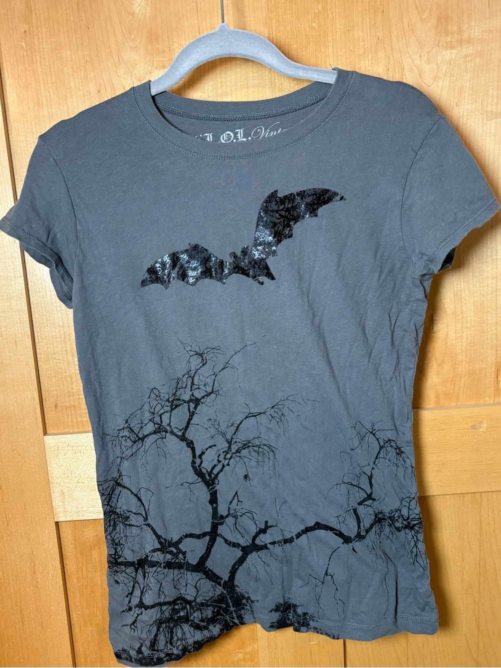 L.O.L Vintage Bat Graphic Tee M Gothic Halloween Gray